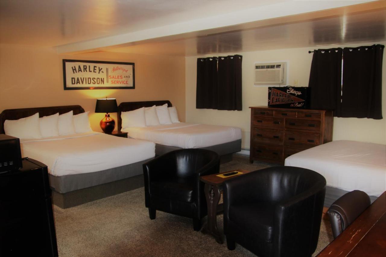Townhouse Motel Lusk Екстериор снимка