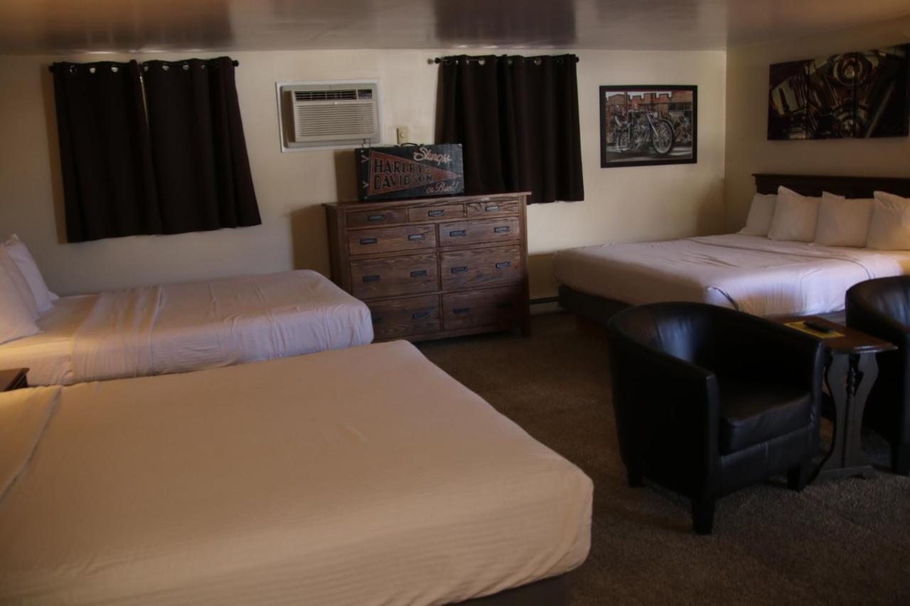 Townhouse Motel Lusk Екстериор снимка
