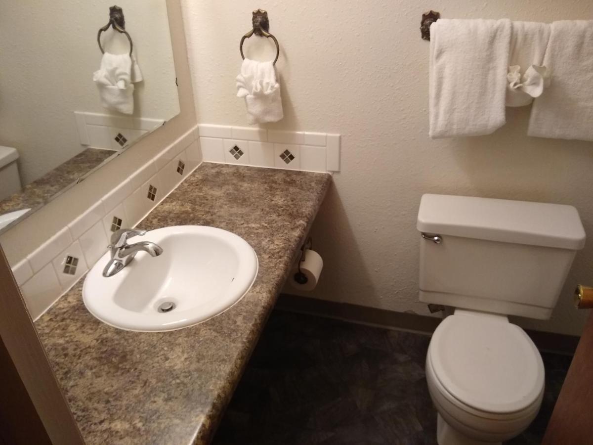 Townhouse Motel Lusk Екстериор снимка