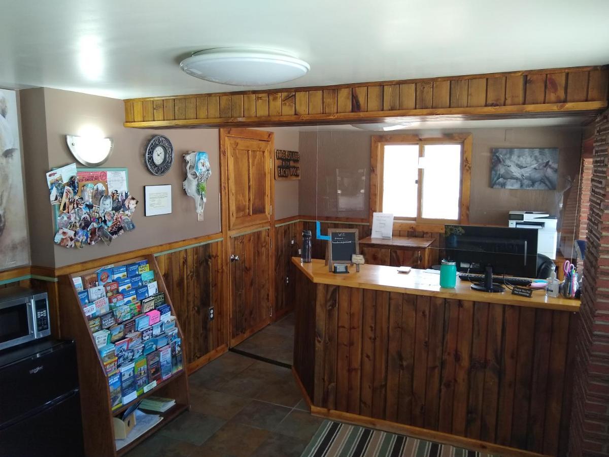 Townhouse Motel Lusk Екстериор снимка