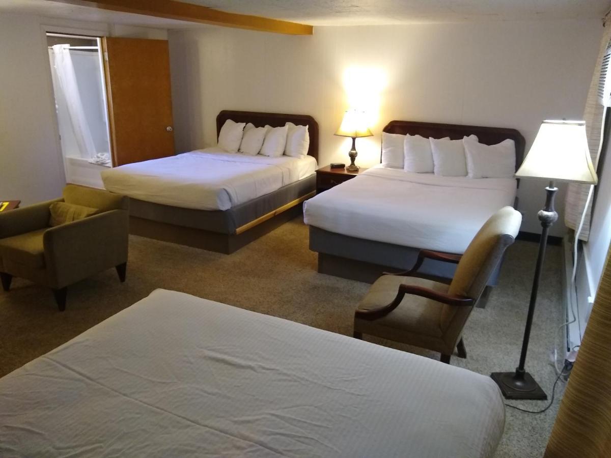 Townhouse Motel Lusk Екстериор снимка